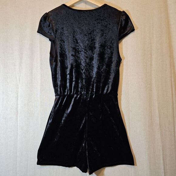 Windsor Black Crushed Velvet Romper Cap Sleeves Deep V Elastic Waist Large USA - Picture 4 of 9